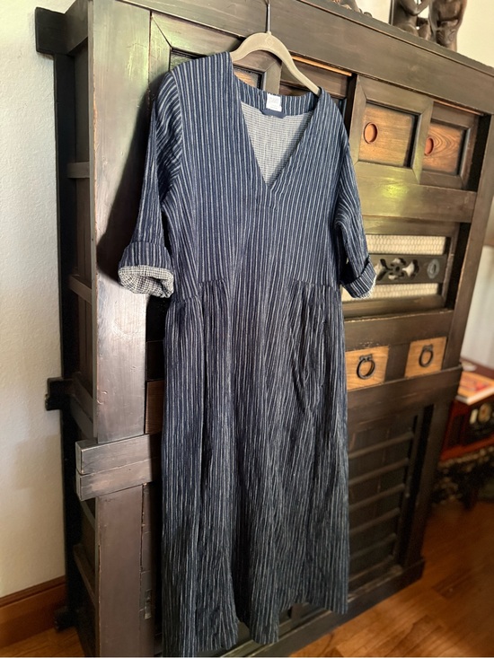 Toast Dresses & Skirts - TOAST Crinkle Striped Navy V-Neck Dress